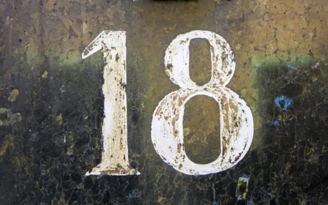 Số 18 hợp với cung mệnh nào