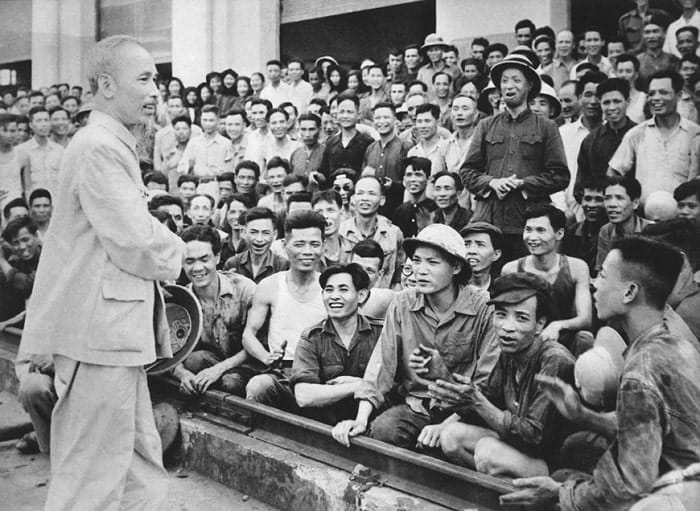Lễ viếng Lăng Chủ tịch Hồ Chí Minh vào ngày sinh nhật Bác