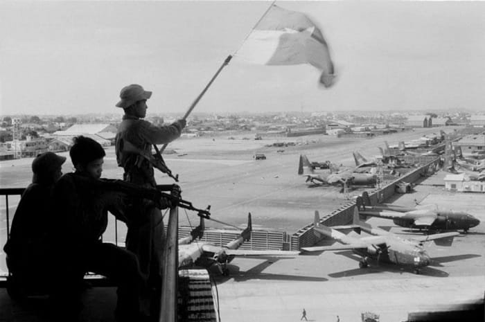 Tổng tiến công và nổi dậy mùa Xuân 1975 bước vào giai đoạn quyết định